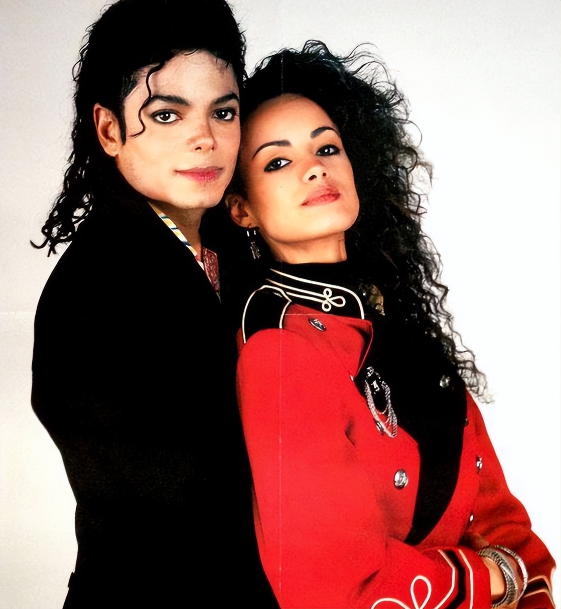 迈克尔·杰克逊的女主角:因当众亲吻他而失去工作,后来终身未嫁