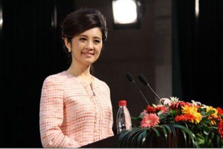 春晚十大美女主持，有的成为冻龄女神，有的结局让人唏嘘