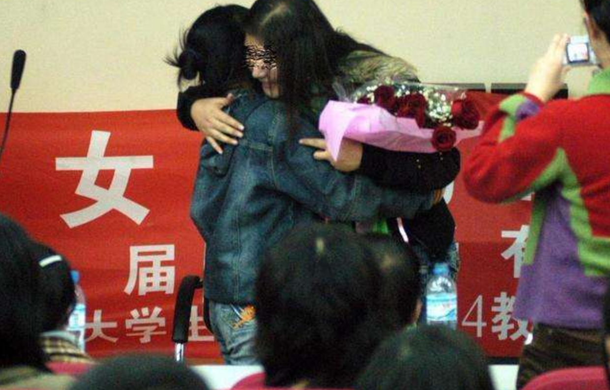 中国首位公开艾滋病女孩朱力亚，自曝被黑人男友传染，结局如何？