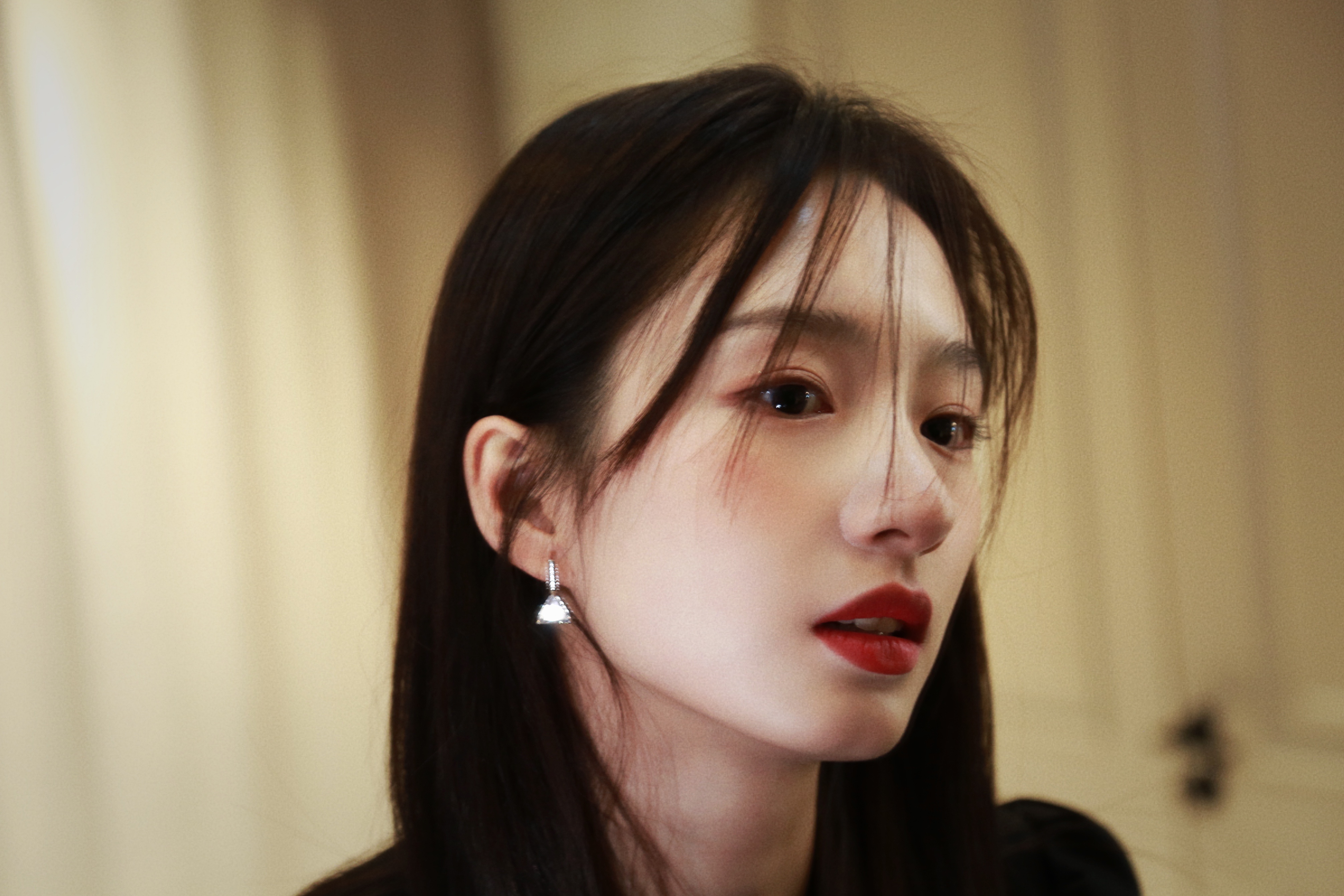 鬼马少女谭盐盐新剧开播在即,看萌系大学生开启甜蜜冒险之旅