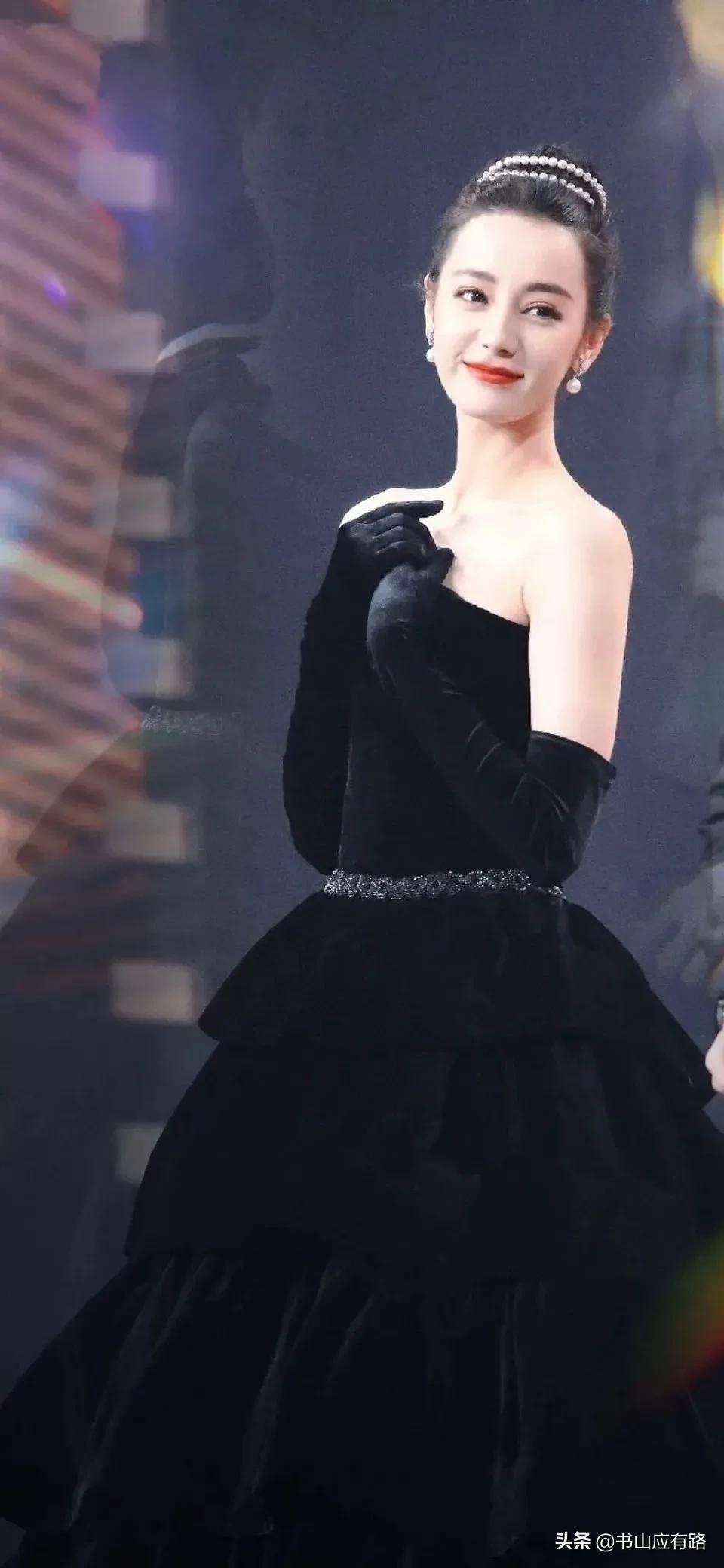 迪丽热巴：精致五官、异域风情的绝色美女