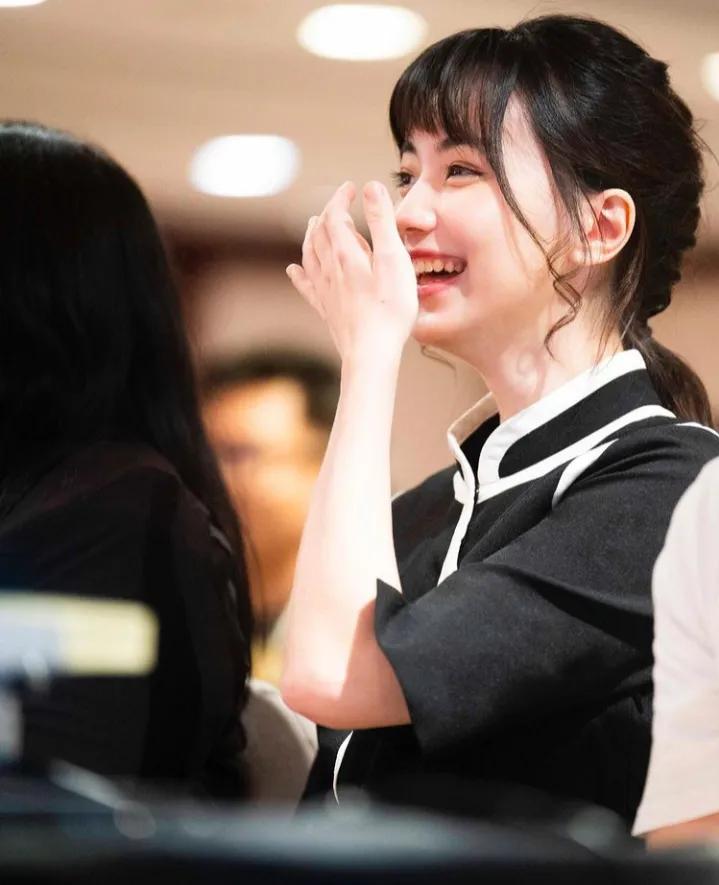 中澳混血最美棋手黑嘉嘉,台上冷脸台下激萌捕获一众日本粉丝