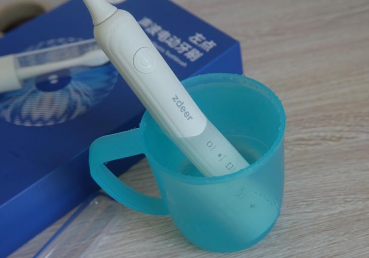 每天使用左点声波电动牙刷 用2分钟来拯救一整天的好心情