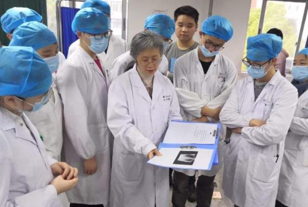 “医学类”专业前景排名，临床医学热度降低，榜首幸福值很高