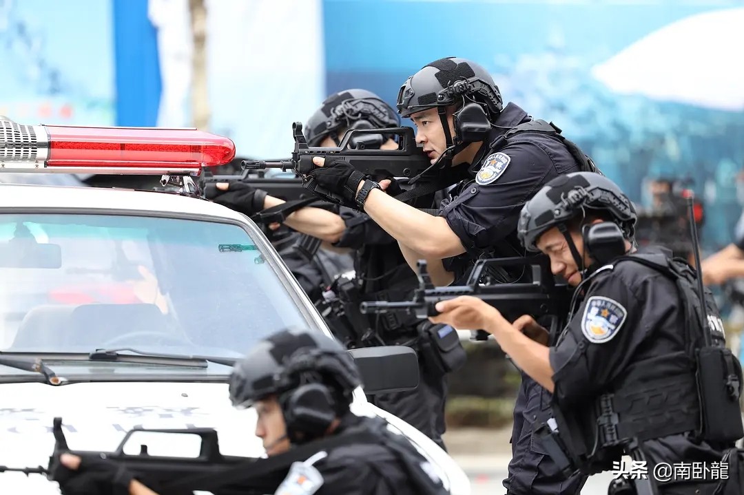 《特警使命狙击风暴》上映，使命必达对狙悍匪，武装战警雷霆出击