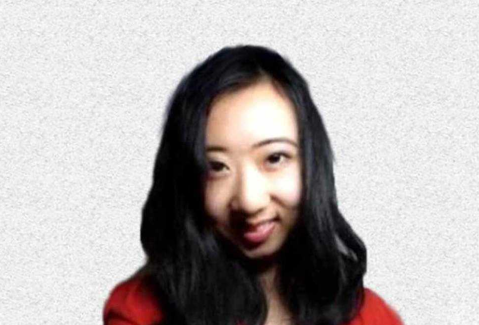 “空气香甜女”杨舒平回国后，被中国企业嫌弃，靠遛狗打发时间