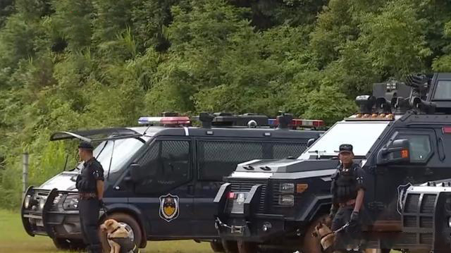 2017年三辆豪车去云南旅游，引起警方怀疑，全家12口多人判死刑