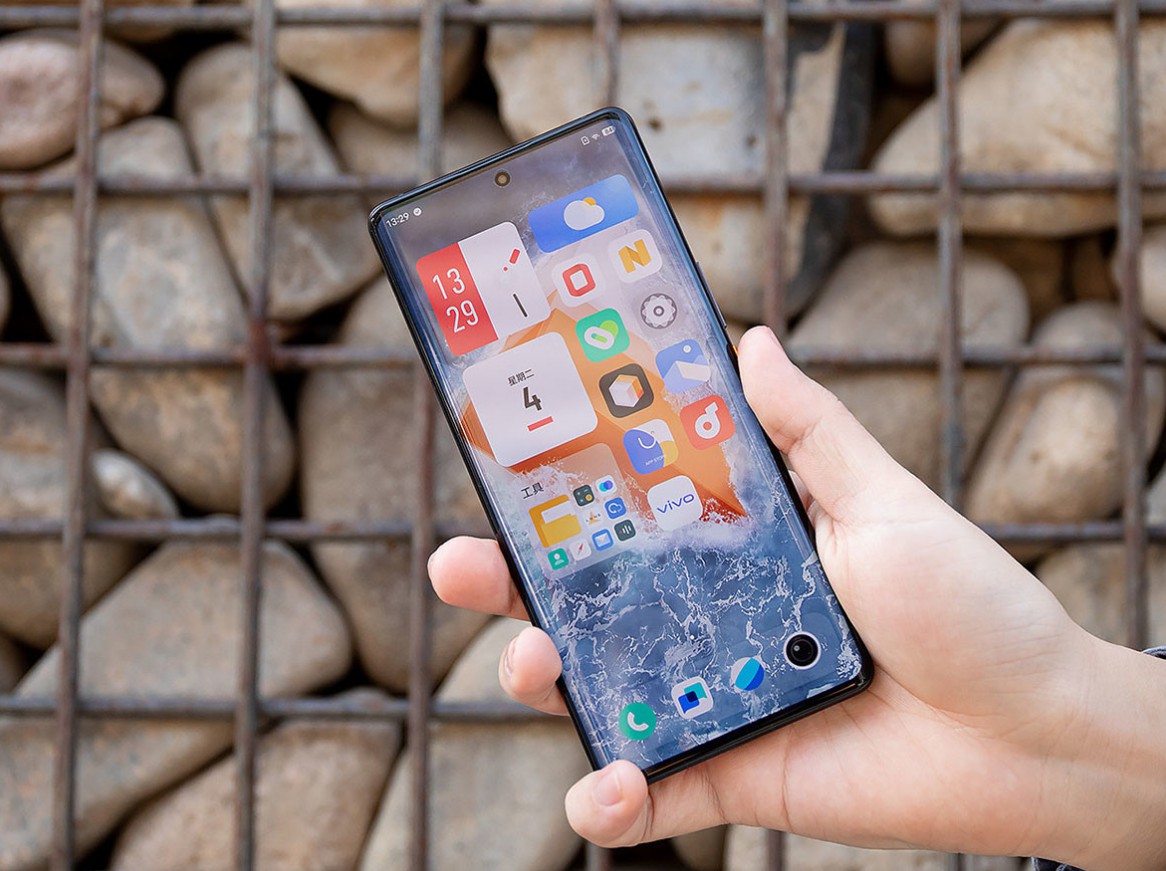 便宜又好用的3款512GB大内存手机，性能强劲一步到位，用到2027年