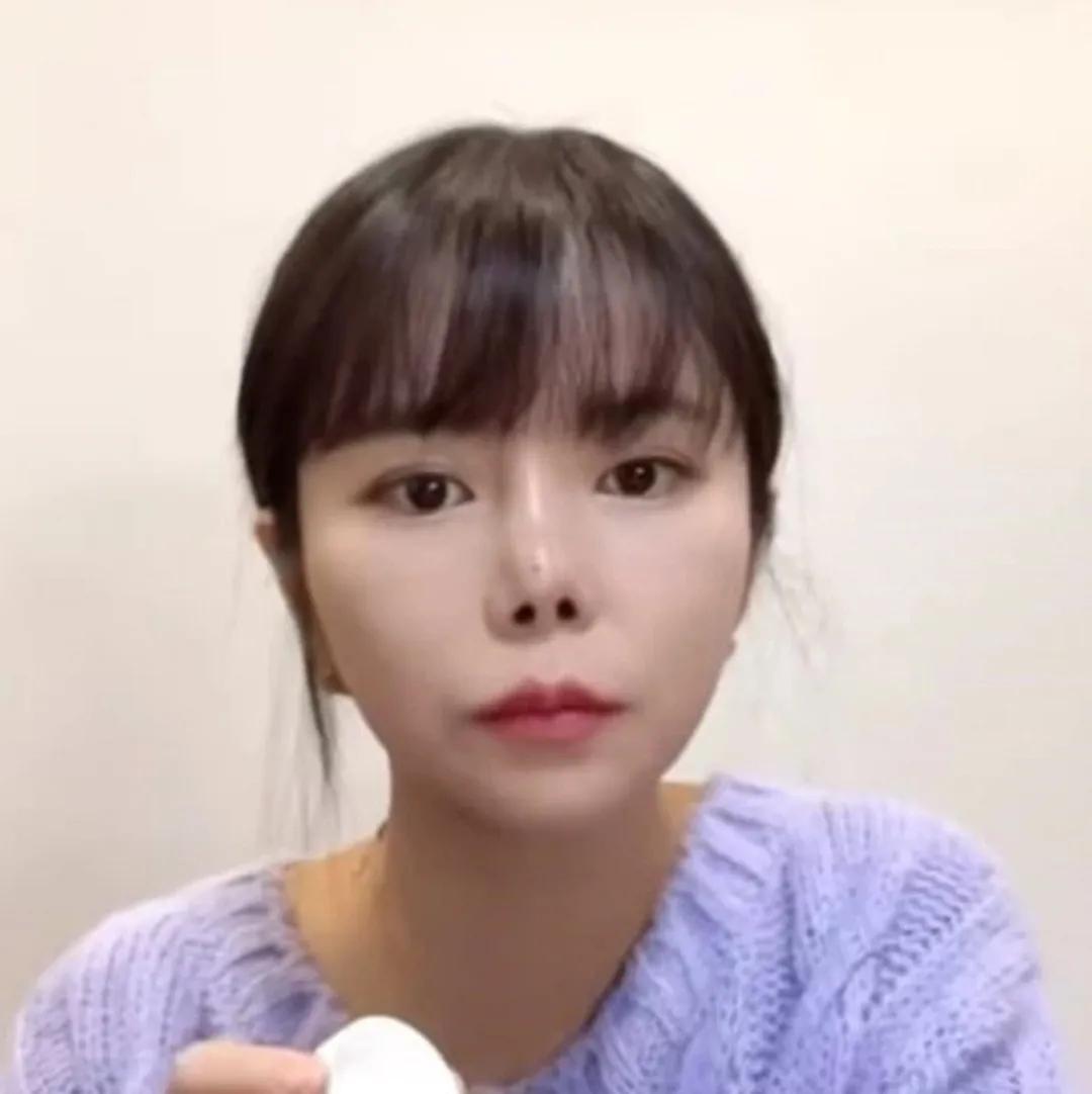 李秀根妻子直播期间鼻子歪了叫屈整容抑郁