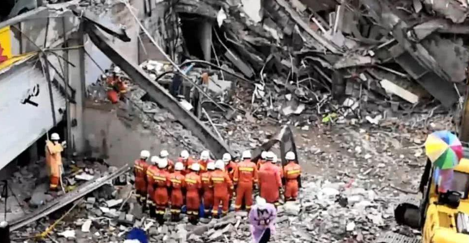 In 1995 A Shopping Mall In South Korea Buried 1 500 People Alive In An Instant For A Day S Turnover Laitimes