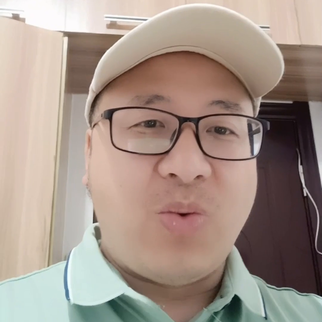 其实财务本来就是个信息差，你看我二零二二一年就说军军军四期，但是很多人都不信