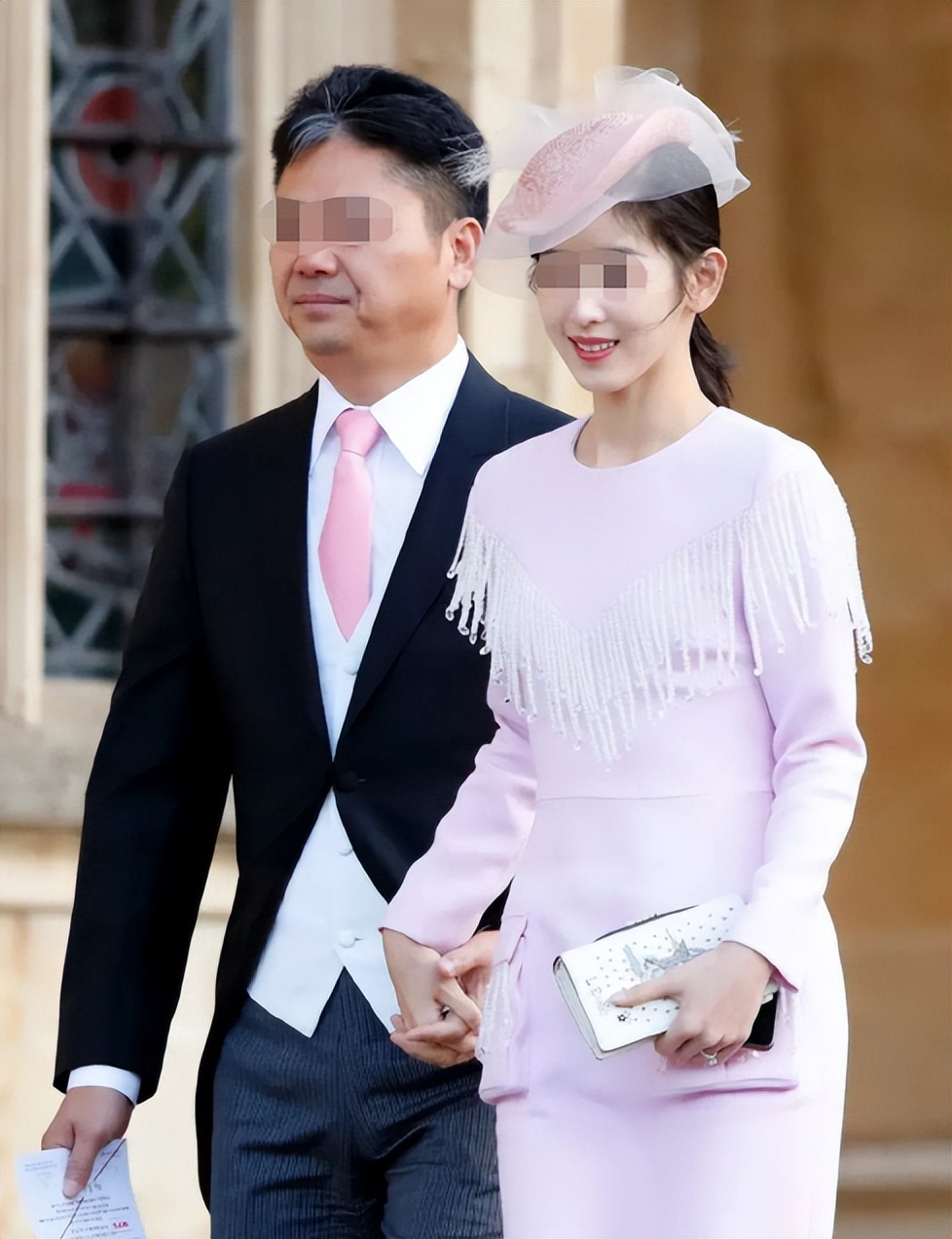 劉強東性侵案細節再曝光，女方改口稱自愿，看奶茶妹妹如何反擊