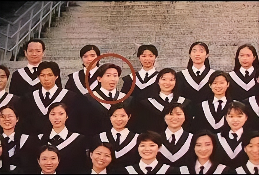 “魔术师”刘谦，从一夜爆红到消失，被时代抛弃还是安于现状？