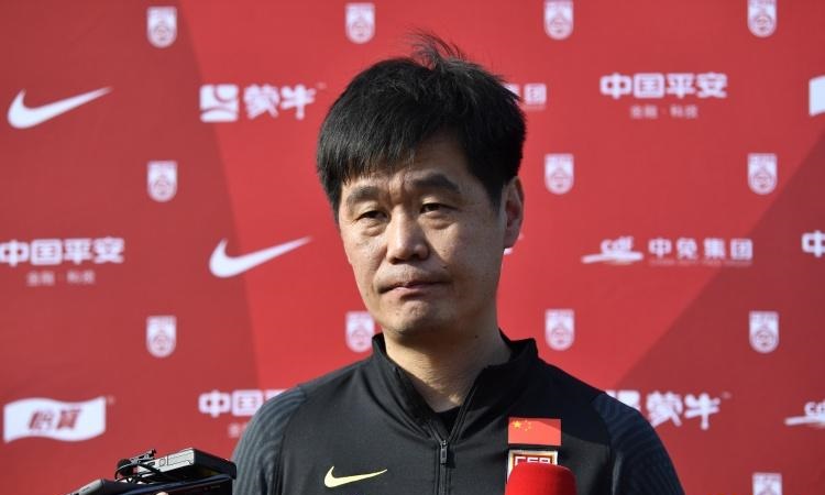 为什么中国进不了世界杯(真敢问！阿曼记者：中国队为何进不了世界杯？李霄鹏回应毫不避讳)