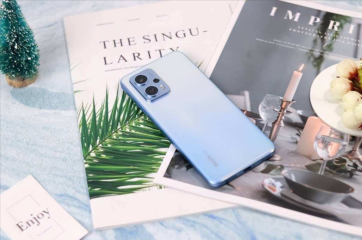 买手机想一步到位，但又不想多花钱，看看这4款超性价比手机