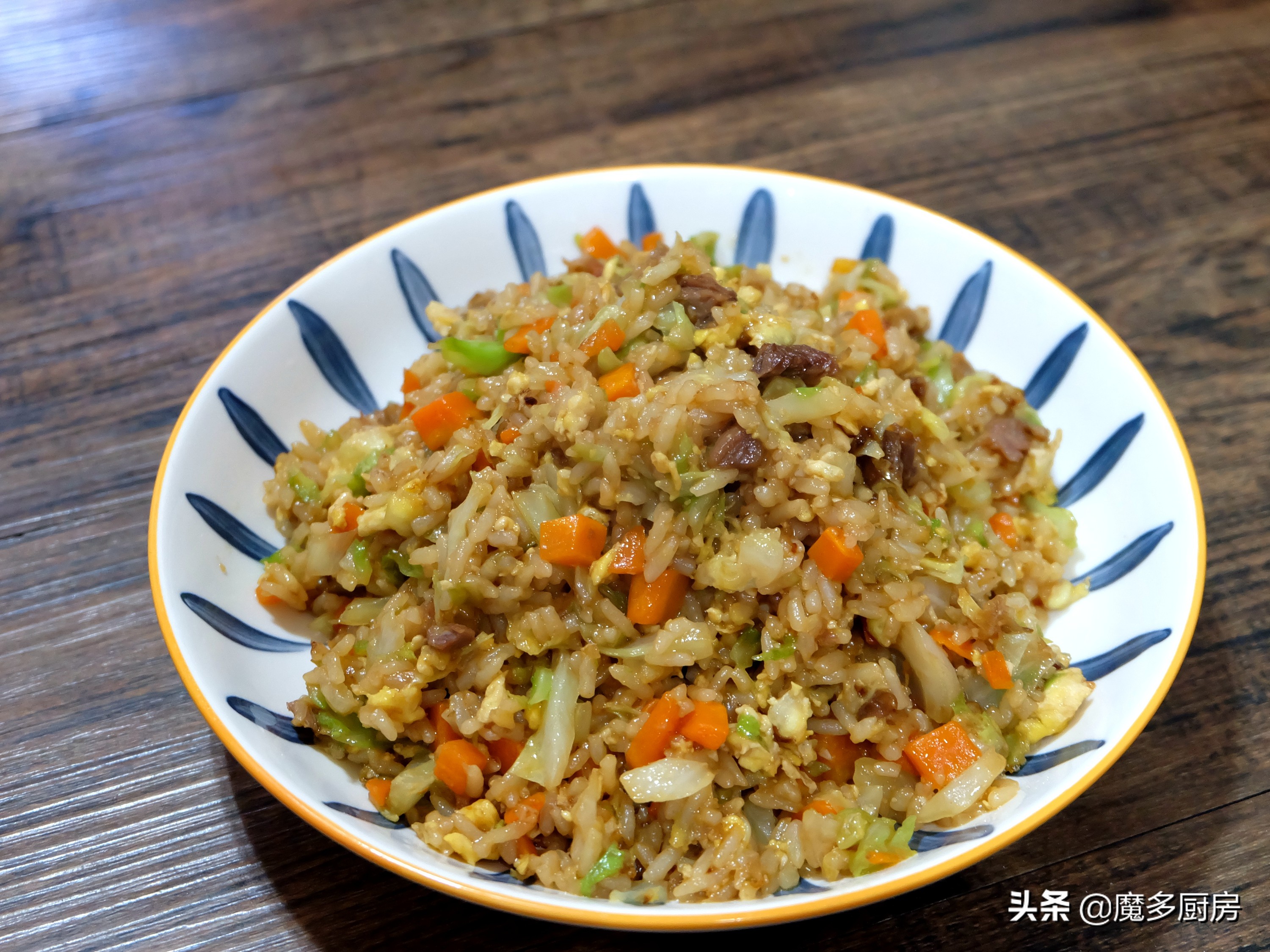 这份酱油炒饭太香了(这份酱油炒饭太香了英语)