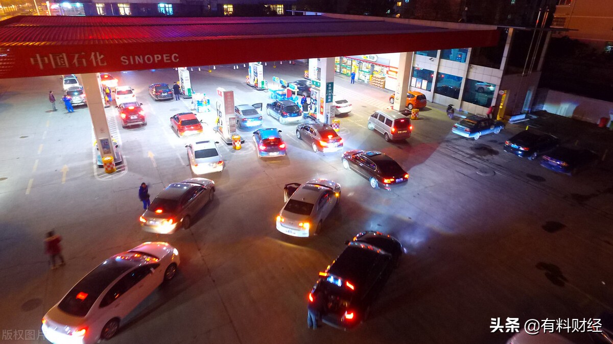 今日油价调整消息：2021年12月27日，调价后全国92、95号汽油价格