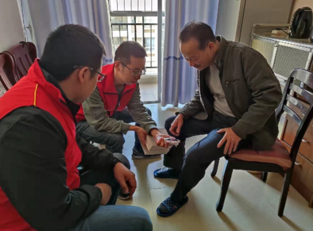 中移物联网情系独居老人，推动智能终端