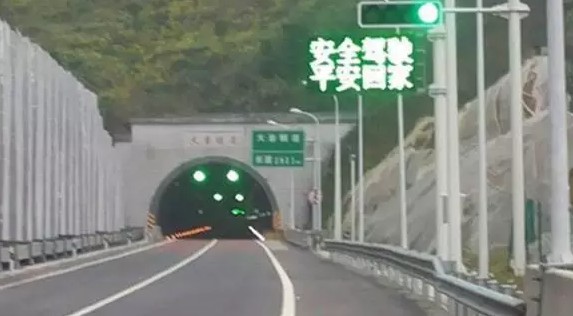 红绿灯规则，红绿灯怎么看