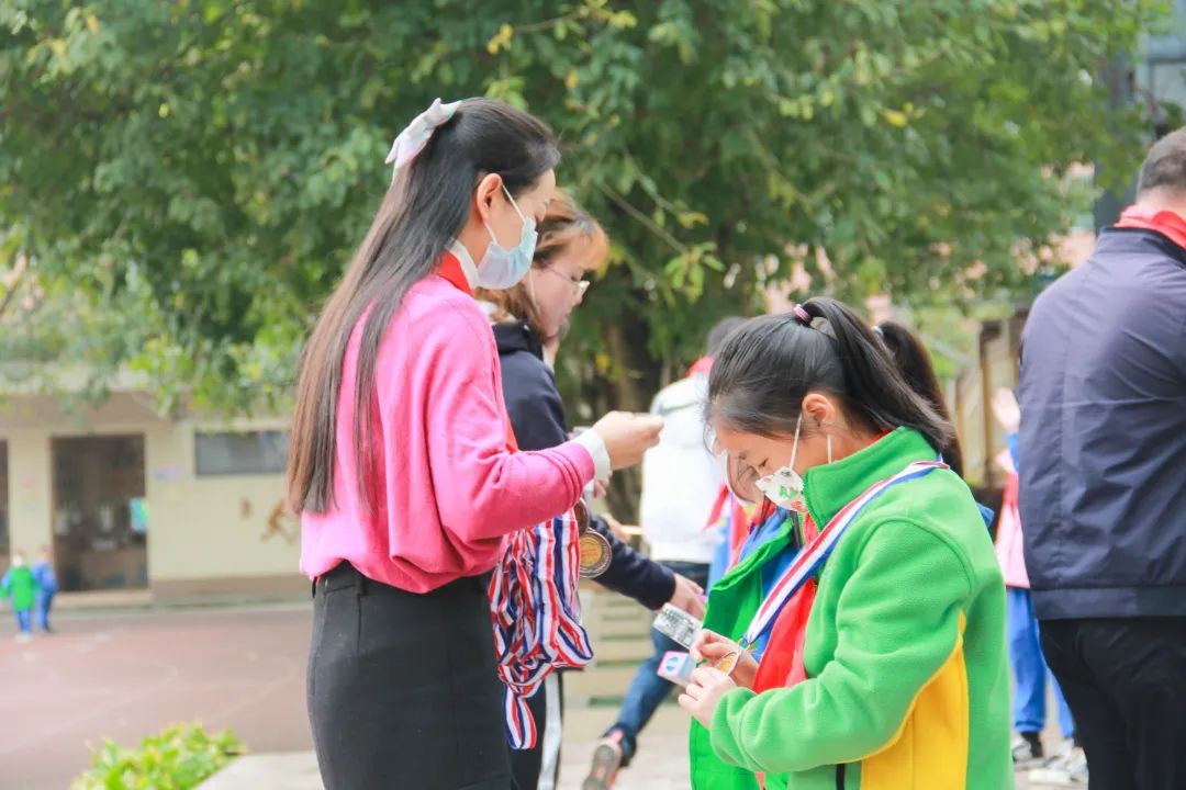 九江小学在“爱成都，迎大运”2022年区中小学排球联赛成绩优异