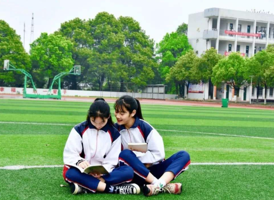 多地学校将新增新假期，有望实现“四学期制”？家长放心了