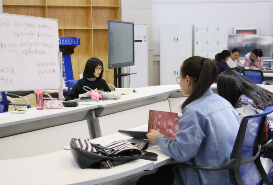 西北大学文学系吴克敬，因获文学奖受争议，一句话得罪所有女人