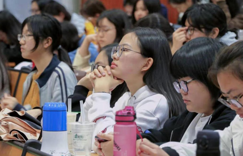 取消中考有望了？初中生表示万分欢喜，家长们的意见却不统一