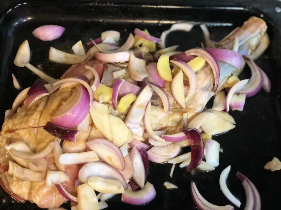 你们要的我家年夜饭菜谱：南瓜浓汤，鲜墨鱼烧子排……