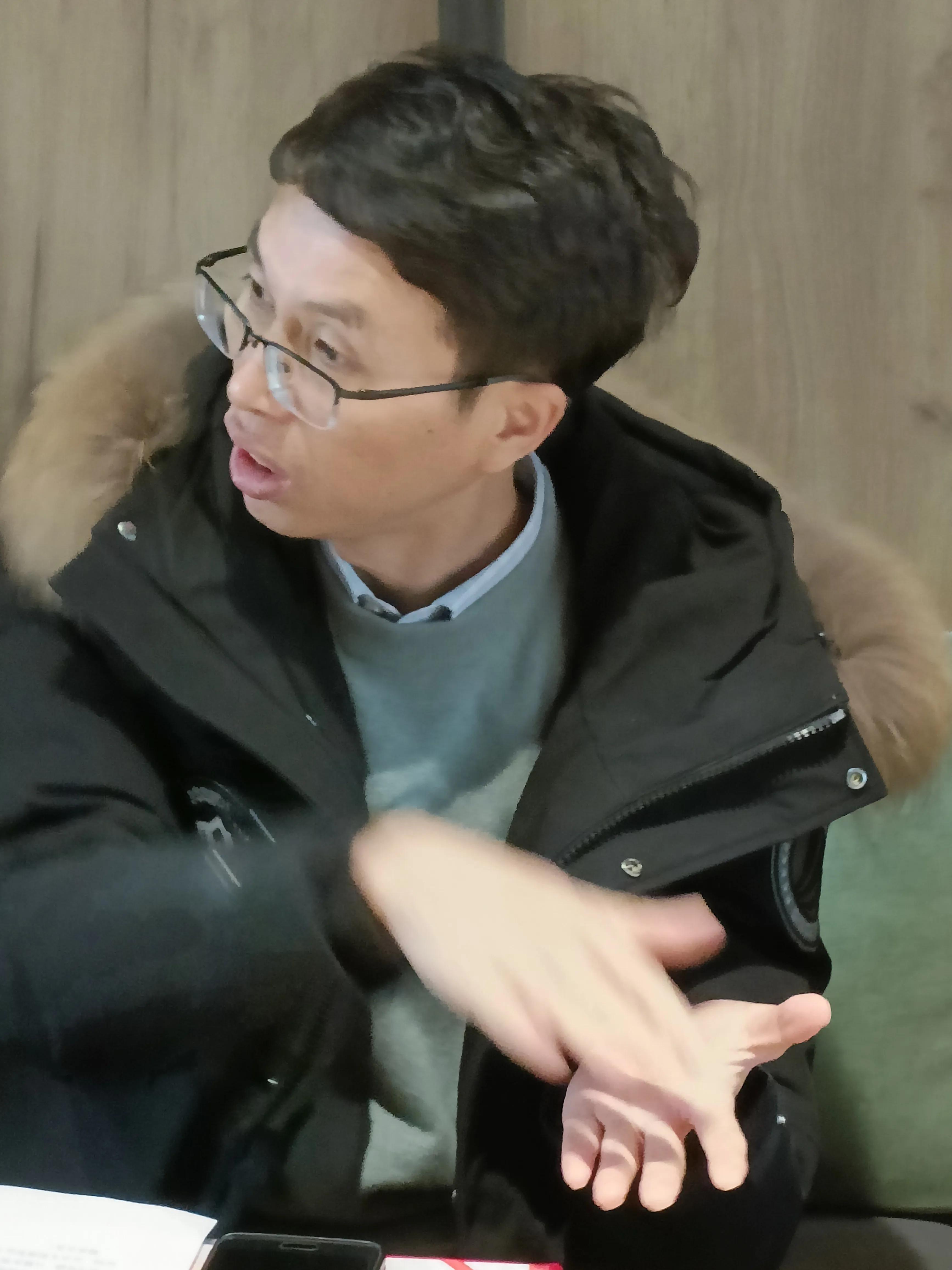 团拜会中的喜讯: