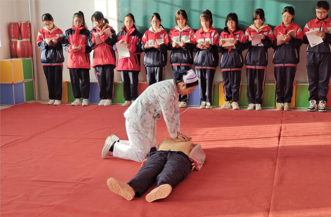 华阴市人民医院护理部开展“满意医院”创建主题活动