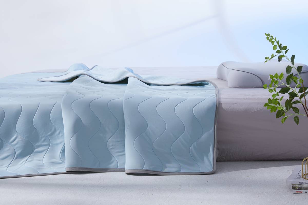 轻润凉意 裹住女朋友柔嫩肌肤——8H助眠乳胶Q弹空调被