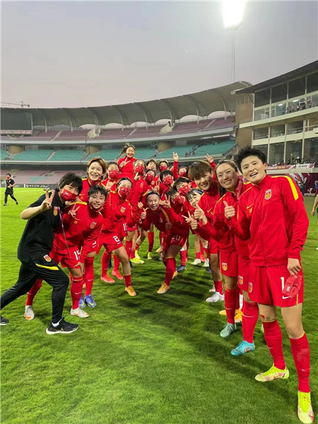 女足夺冠后，新民晚报记者连线了水庆霞：这一刻的美好让她醉了