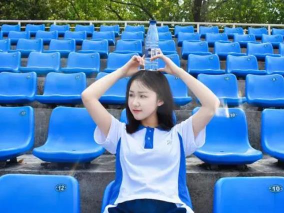 中国校服排行榜，深圳校服喜提榜首，原来运动服也可以美成这样