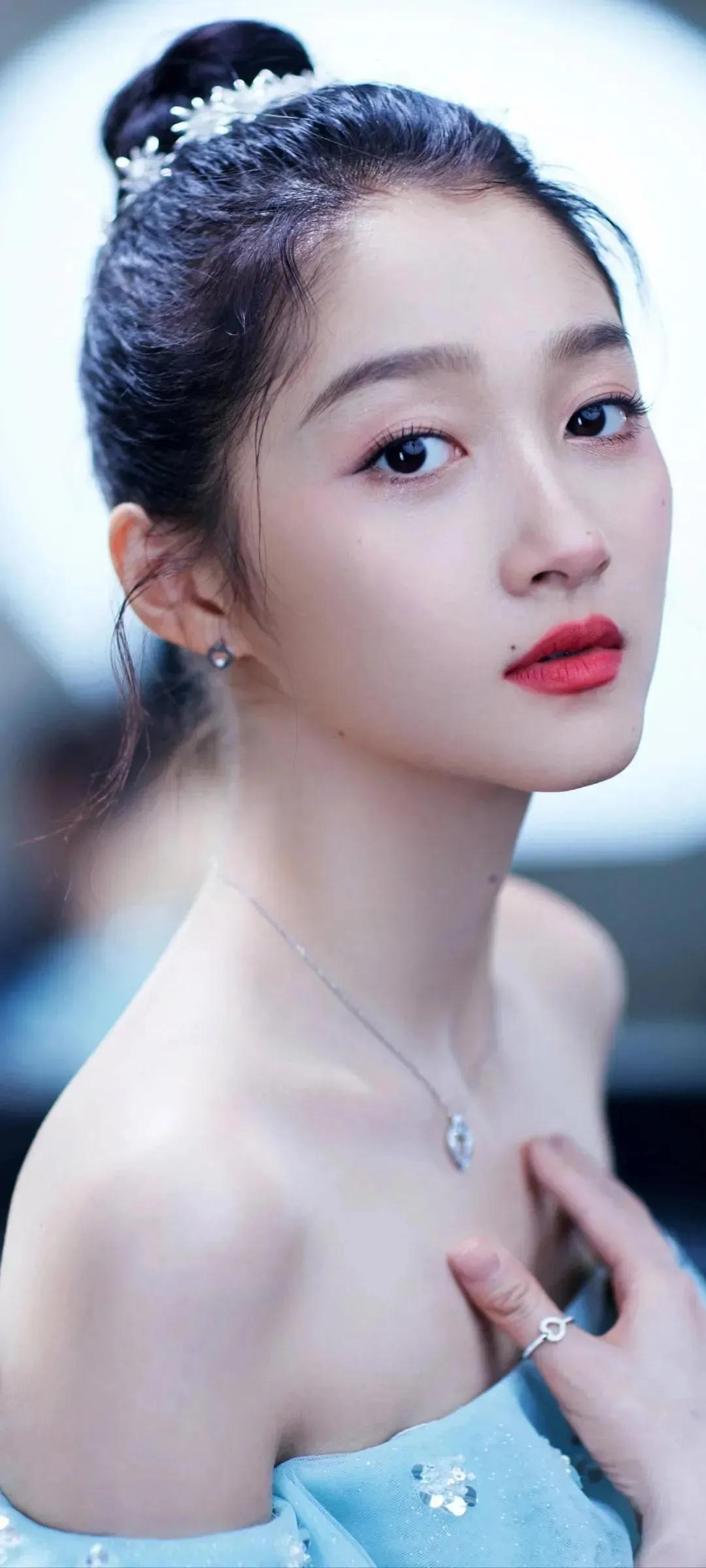 关晓彤和蒋依依，谁更有灵气