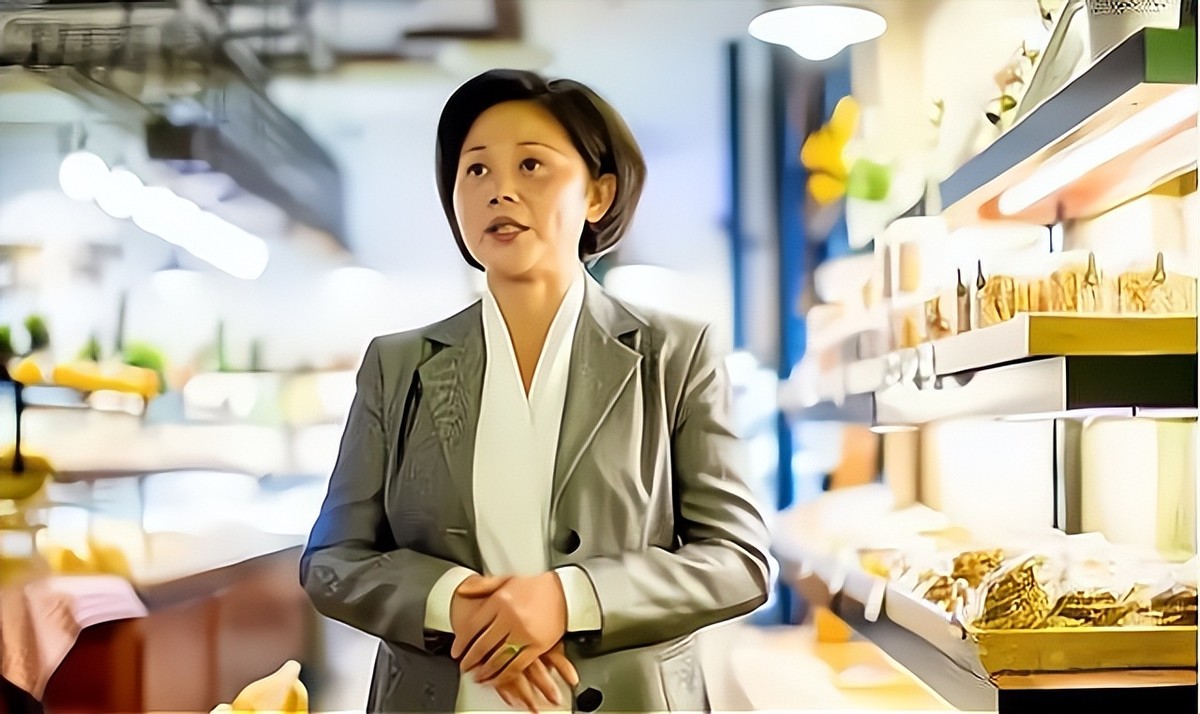 前央视主持患癌后，痛心反问：现在还有多少人过着我从前的生活