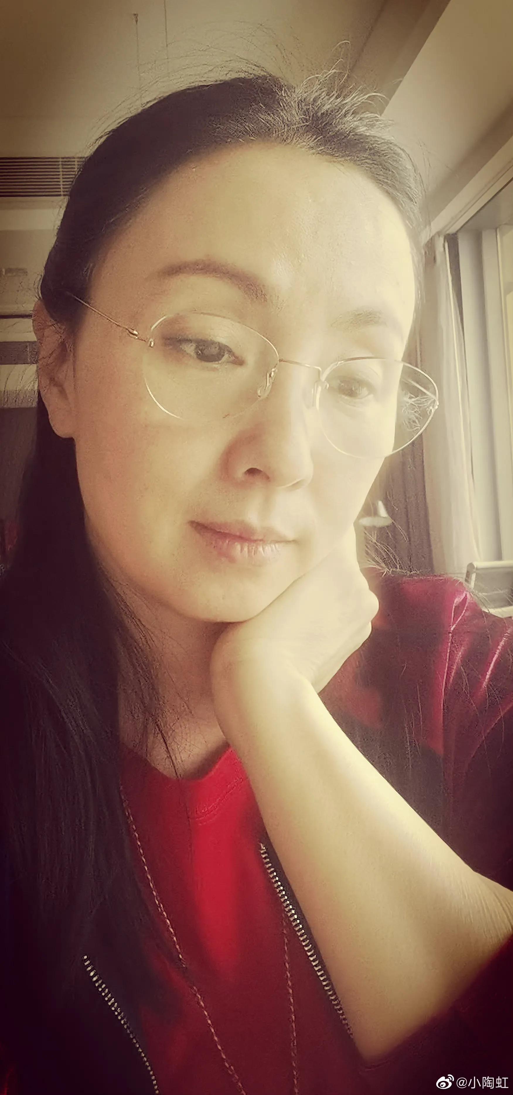 多位明星“眼窝深”显老，陈德容有衰老痕迹，看到吴刚不想说话了