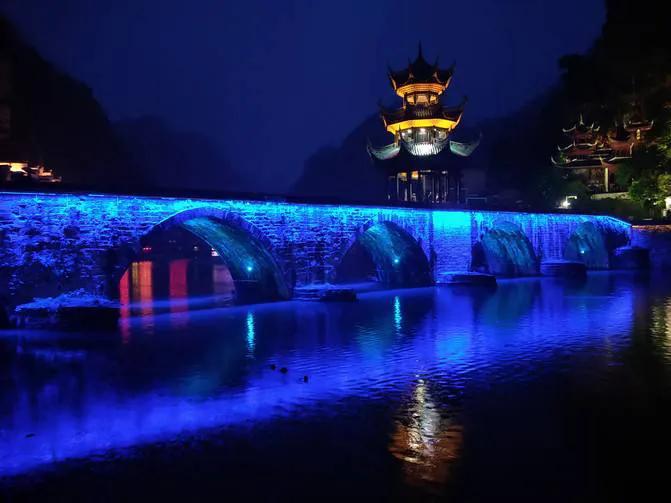 古城鎮遠宵夜