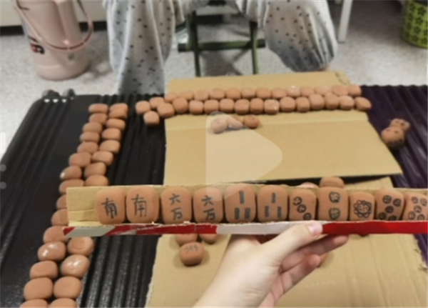 寒假将至，多所高校却通知“封校”，学生也要“就地过年”？