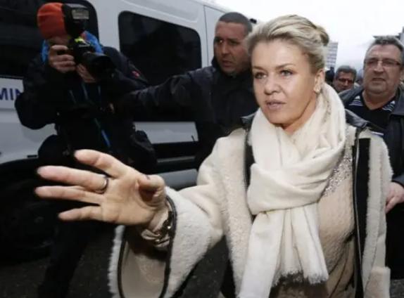 舒马赫受伤9年，从1米74萎缩成1米6，经纪人怒斥车王夫人隐瞒真相