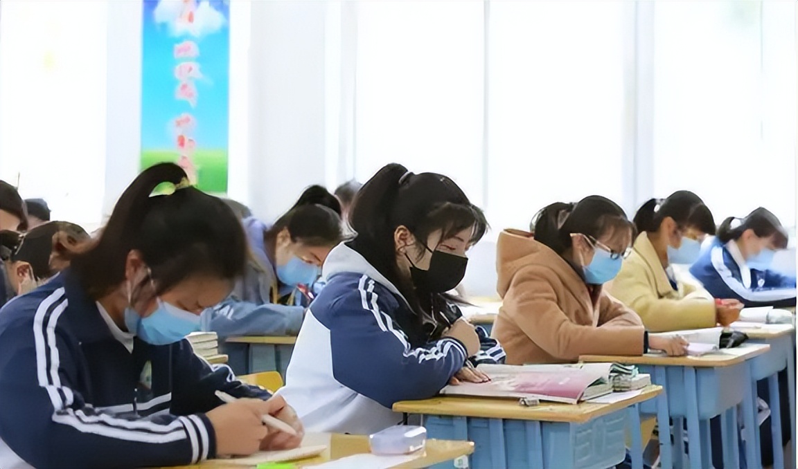 处境尴尬的4所985院校，学霸看不上，学渣考不上，学校直言太难了