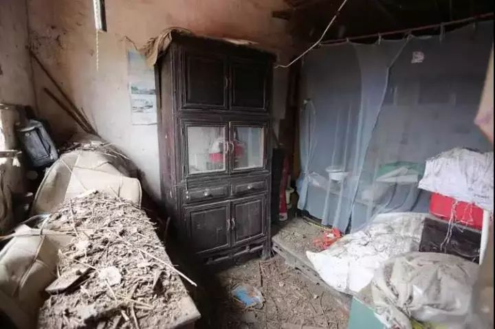 16岁考入985大学，终身研究一个数学公式，如今每个月领400元低保