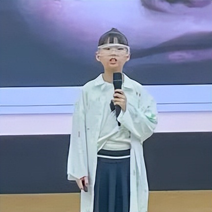 黄甲小学开展“人人参与科技节，我的科技节我做主”科技节活动