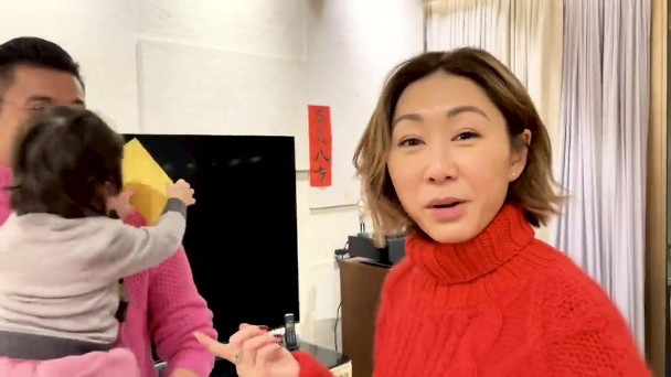港媒曝胡定欣确诊新冠，陈豪吓得24小时戴口罩，TVB剧组继续停工