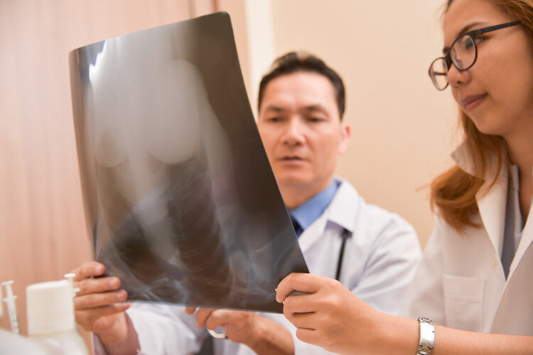 裤子脱掉腿张开！医院内让人脸红的“妇科检查”，一个比一个尴尬