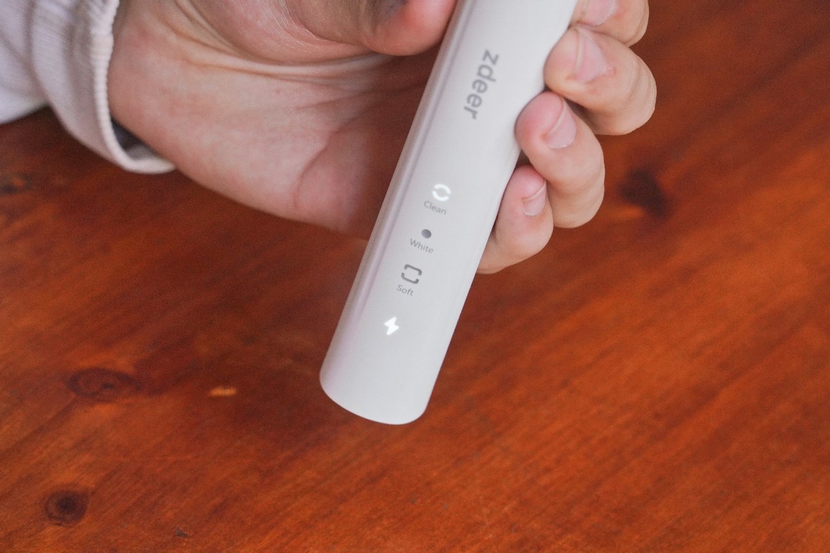 左点声波电动牙刷体验：清新简洁风设计，199元到底值不值