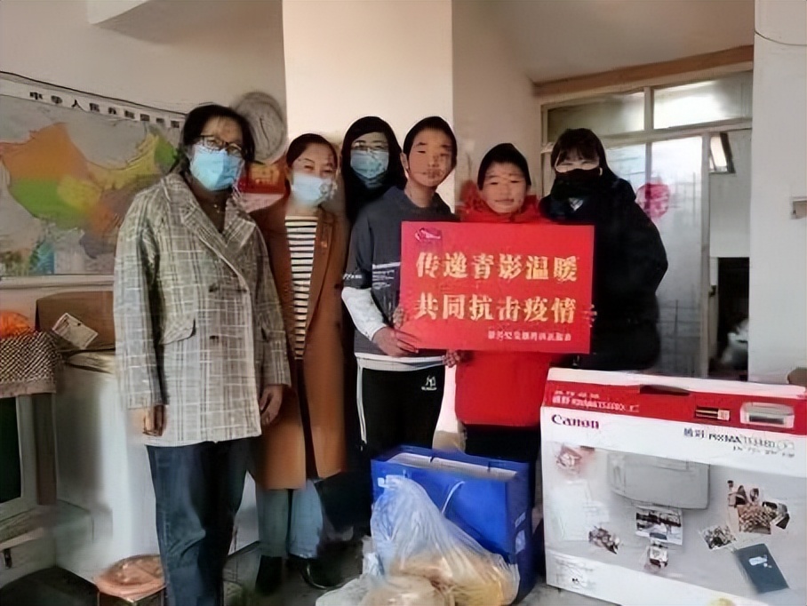 青影“三原色”绘就校园防疫图：组织“防护白”“先锋红”“守护蓝”战队筑牢抗疫防线