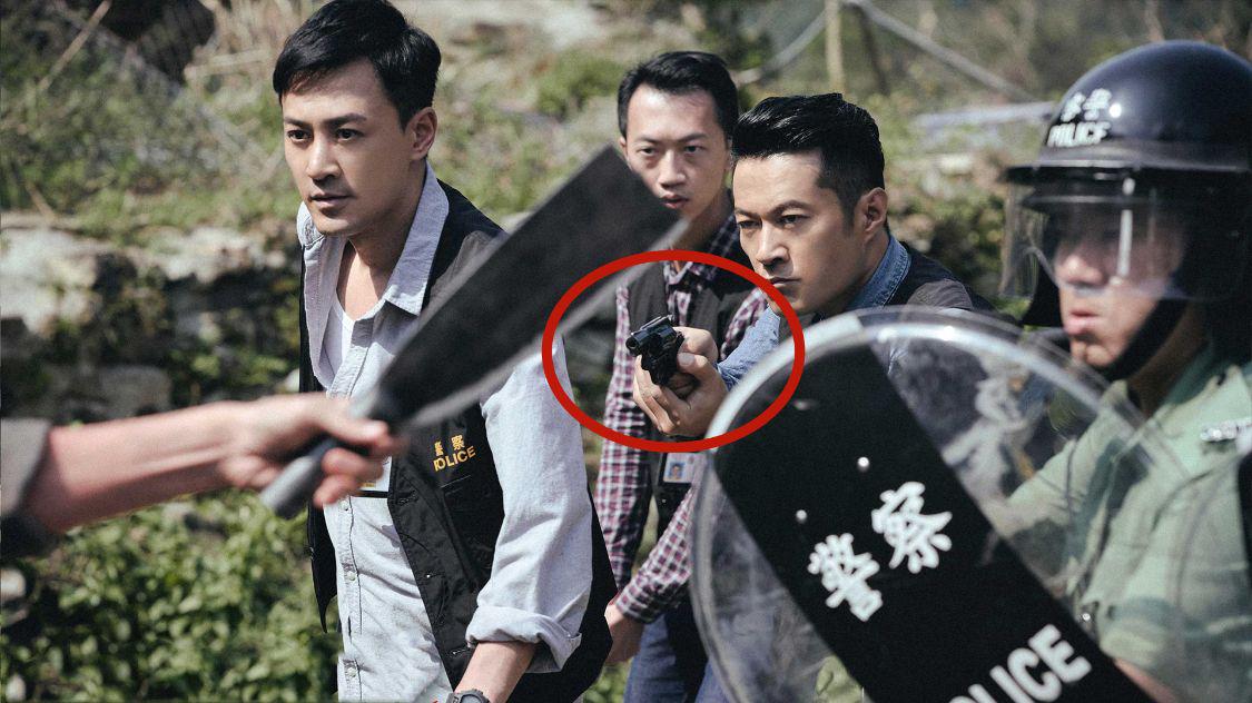 《神探大战》身体真的能挡得住子弹吗？这还真的不是电影在那乱拍