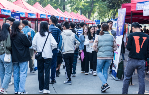 上大学没用？高学历的人还不是给低学历的人打工，过来人说出真相