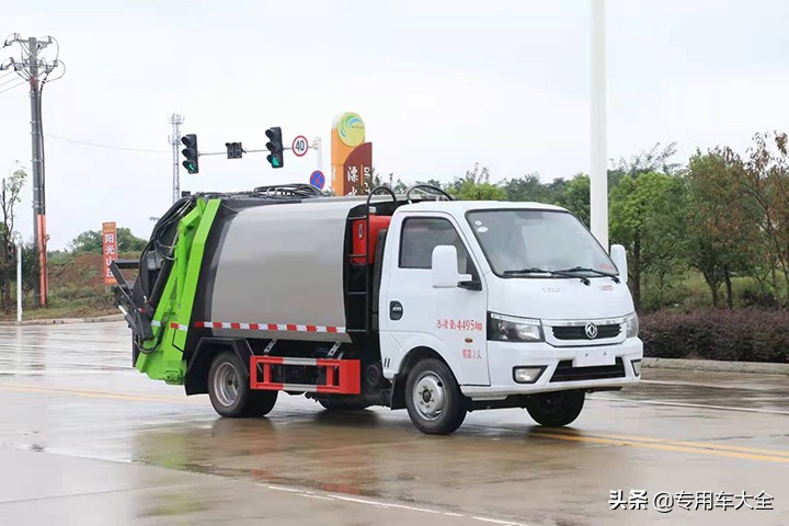 3.5方东风小型压缩垃圾车 可进地下车库