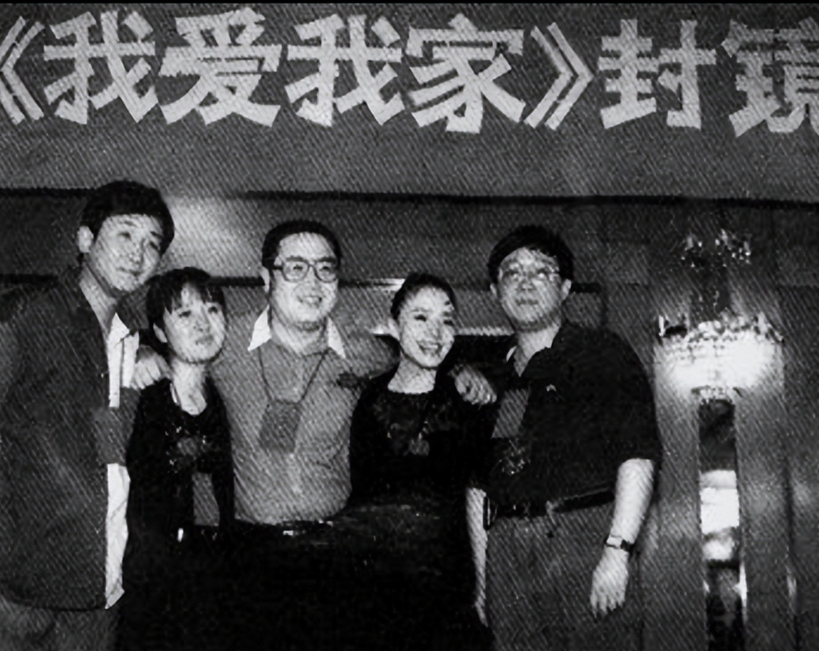 有人选择在娱乐圈硬混，有人选择保家卫国，同是星二代差距还挺大